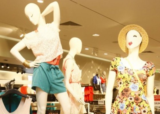 Câţi bani îţi dă H&M pentru hainele vechi
